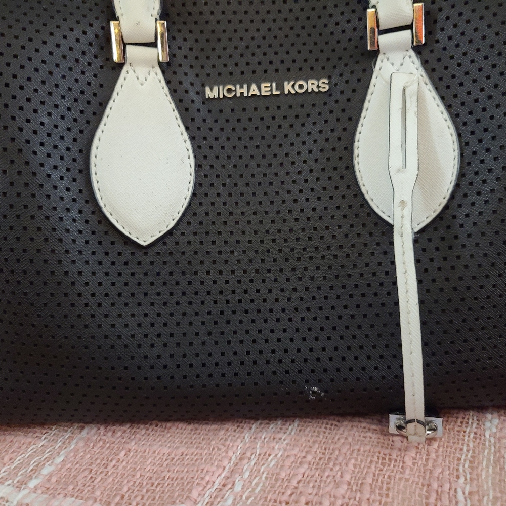 Mk Handbag - image 7
